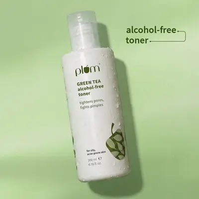 plumgoodness Green Tea Alcohol-Free Pore Tightening Face Toner For Oily & Acne-Prone Skin, 200 ml