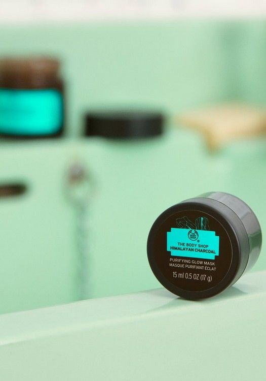 The Body Shop Himalayan Charcoal Purifying Glow Mask-15ML — photo 3