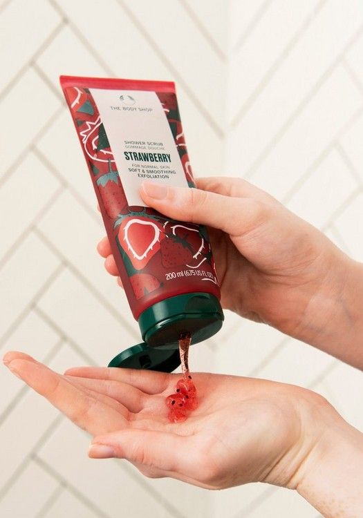 The Body Shop Strawberry Shower Scrub-200ML — photo 4